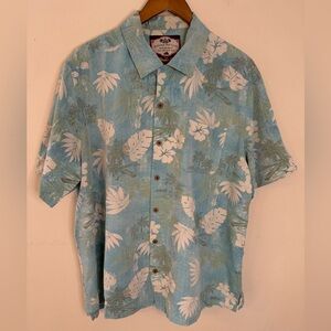 Bahama Bay Club Blue Floral Hawaiian Short Sleeve Shirt
Size XL